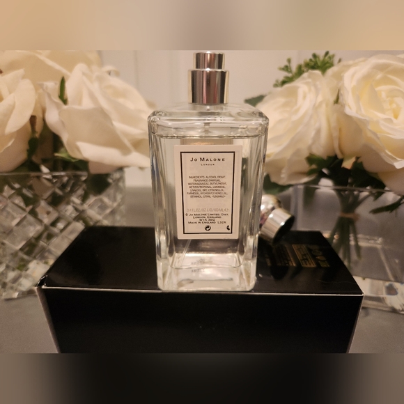 Vintage Blackberry & Bay Cologne Spray by Jo Malone; 100ml / 3.4 fl.oz; May 2012 - Picture 9 of 14